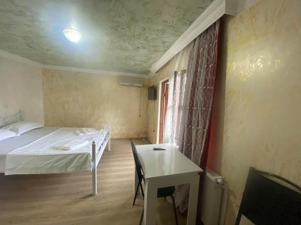 Elite Palace Plus Hotel Батуми Экстерьер фото