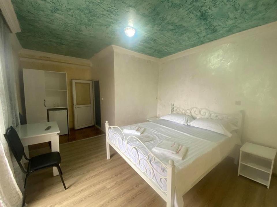 Elite Palace Plus Hotel Батуми Экстерьер фото
