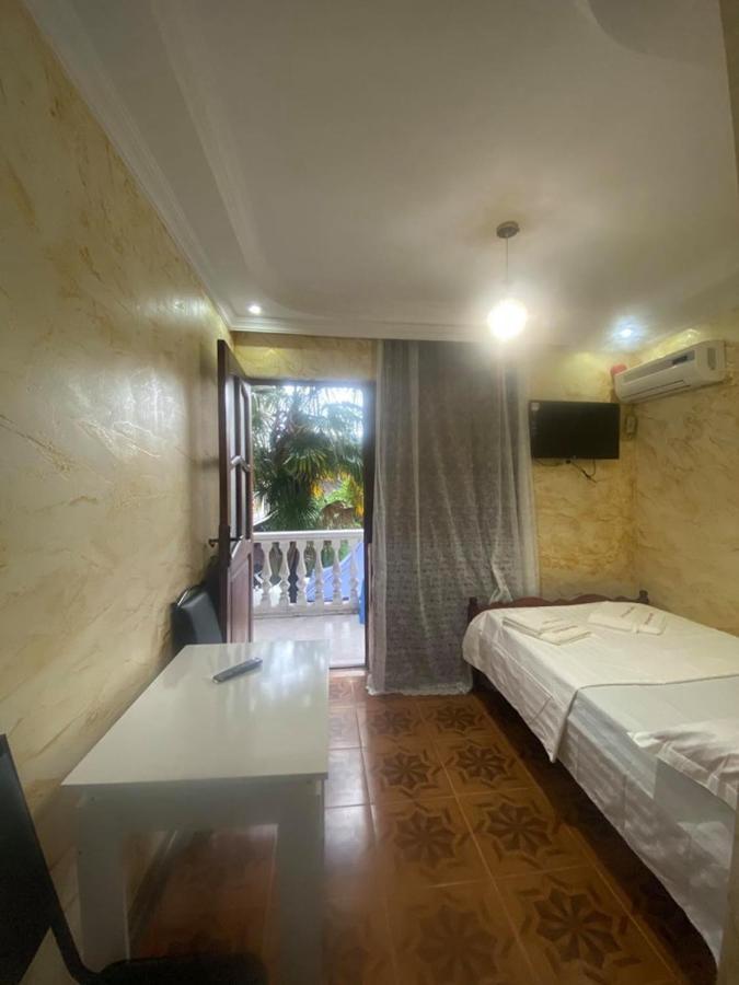 Elite Palace Plus Hotel Батуми Экстерьер фото