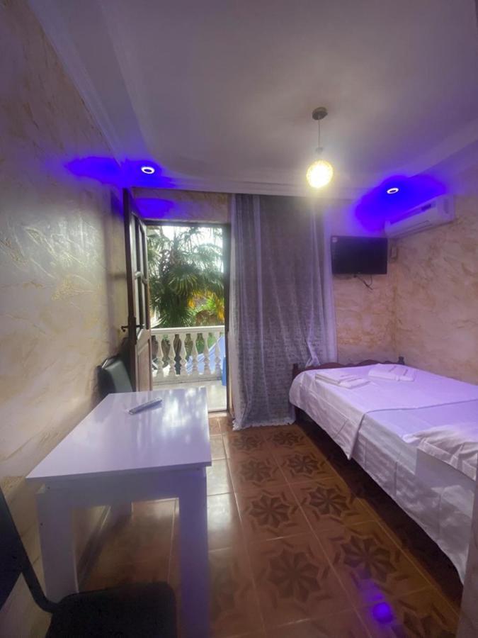 Elite Palace Plus Hotel Батуми Экстерьер фото