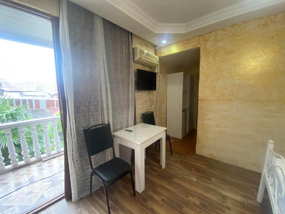 Elite Palace Plus Hotel Батуми Экстерьер фото