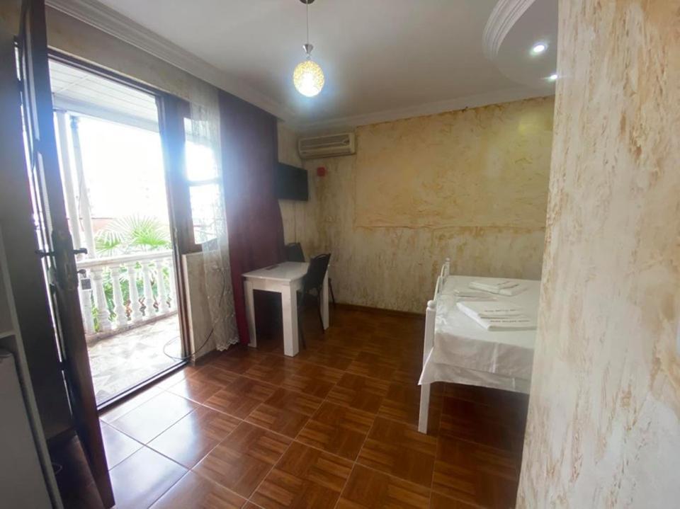 Elite Palace Plus Hotel Батуми Экстерьер фото