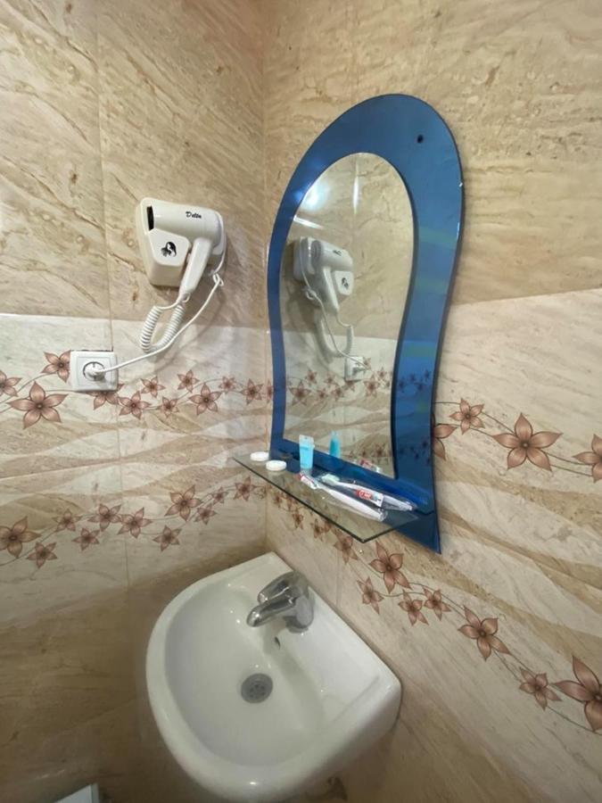 Elite Palace Plus Hotel Батуми Экстерьер фото