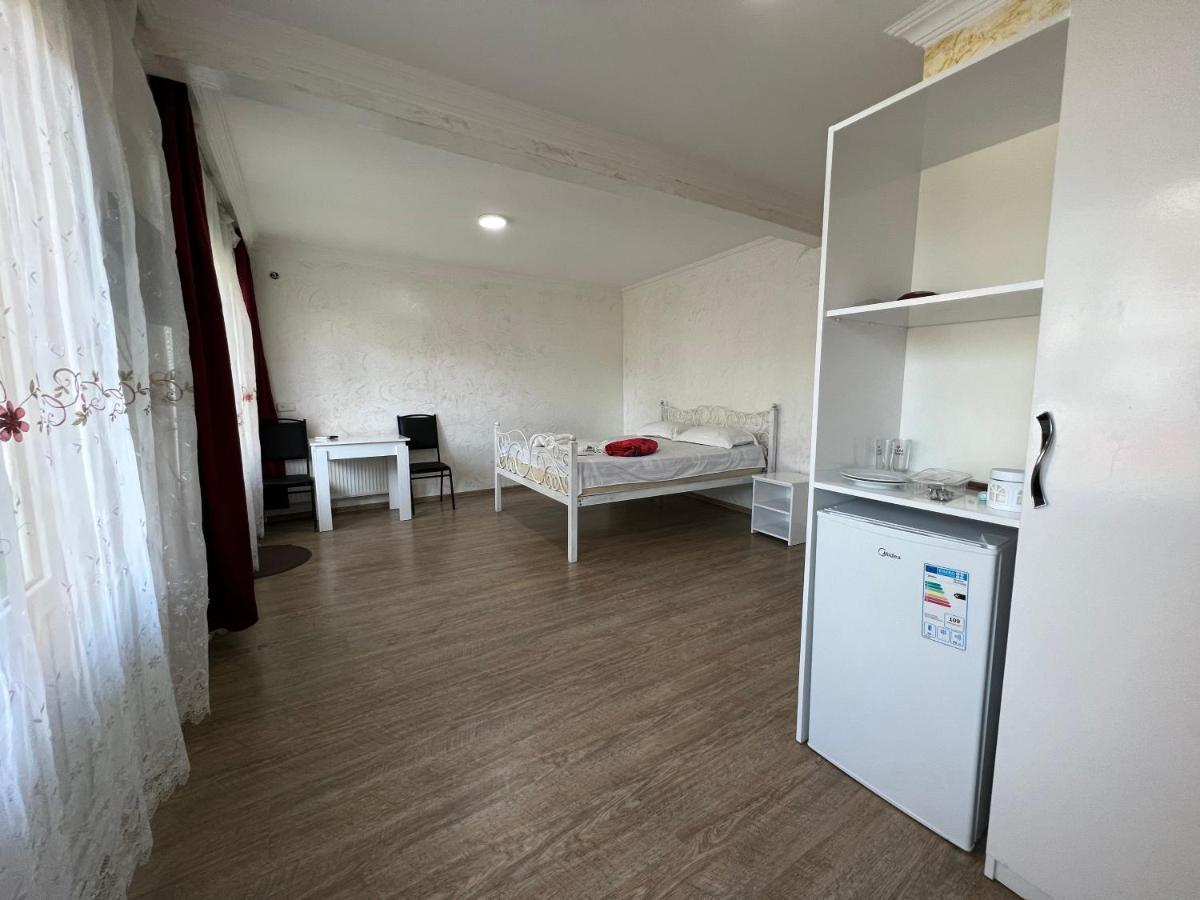 Elite Palace Plus Hotel Батуми Экстерьер фото
