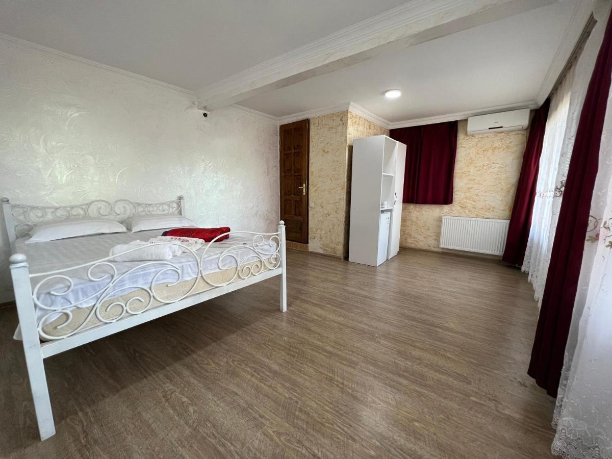 Elite Palace Plus Hotel Батуми Экстерьер фото