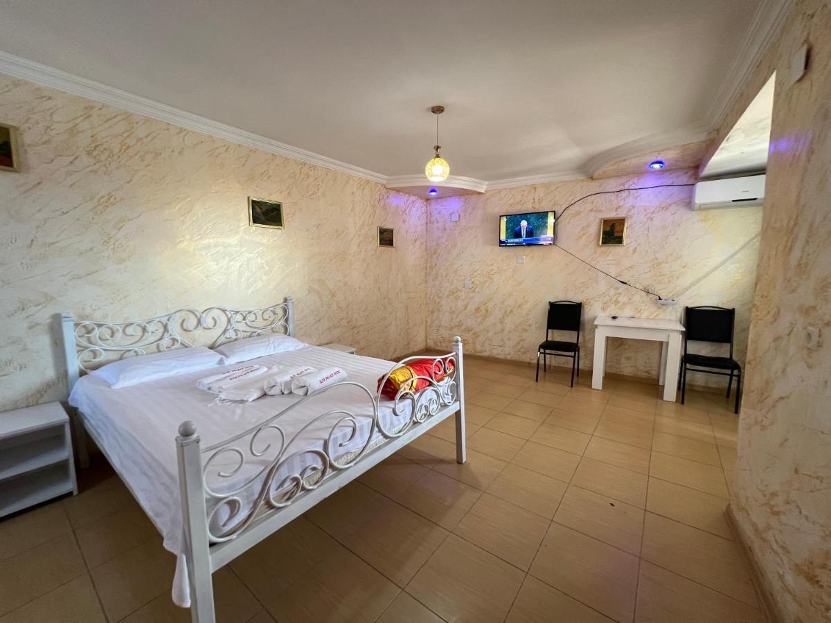 Elite Palace Plus Hotel Батуми Экстерьер фото