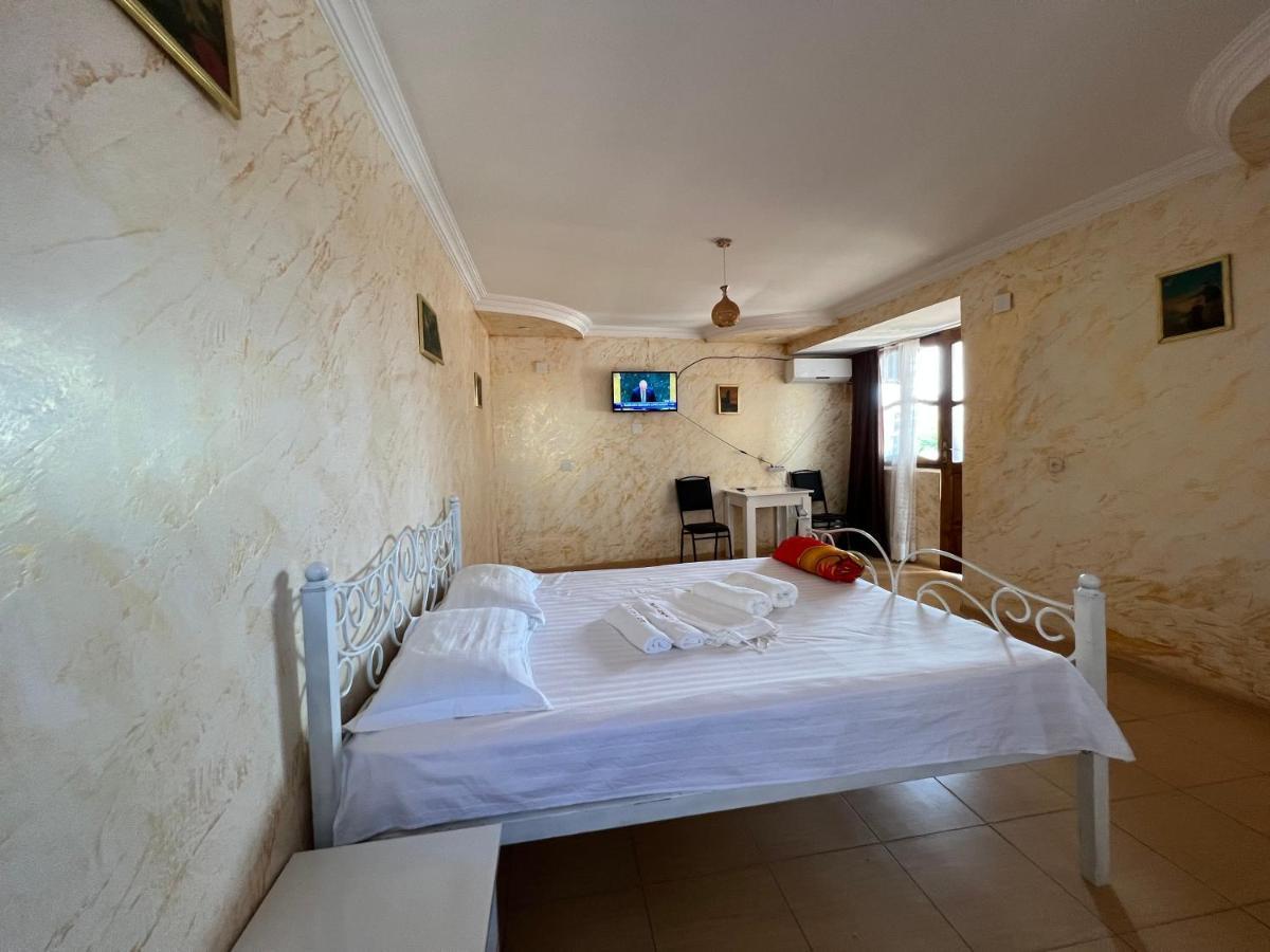 Elite Palace Plus Hotel Батуми Экстерьер фото